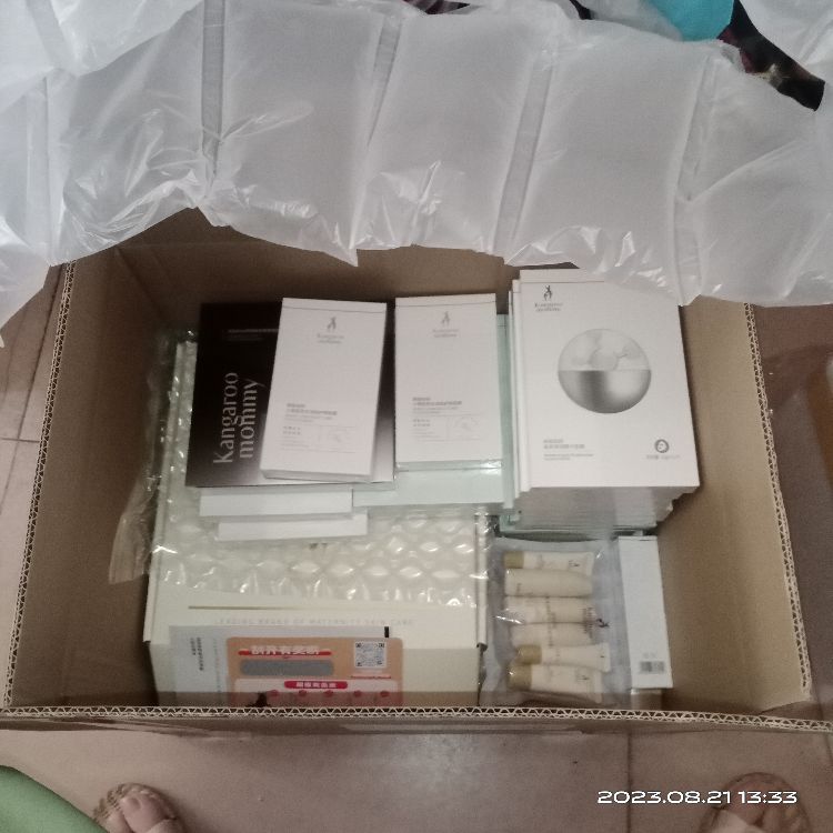 袋鼠妈妈燕窝套装，送了赠品还加了面膜