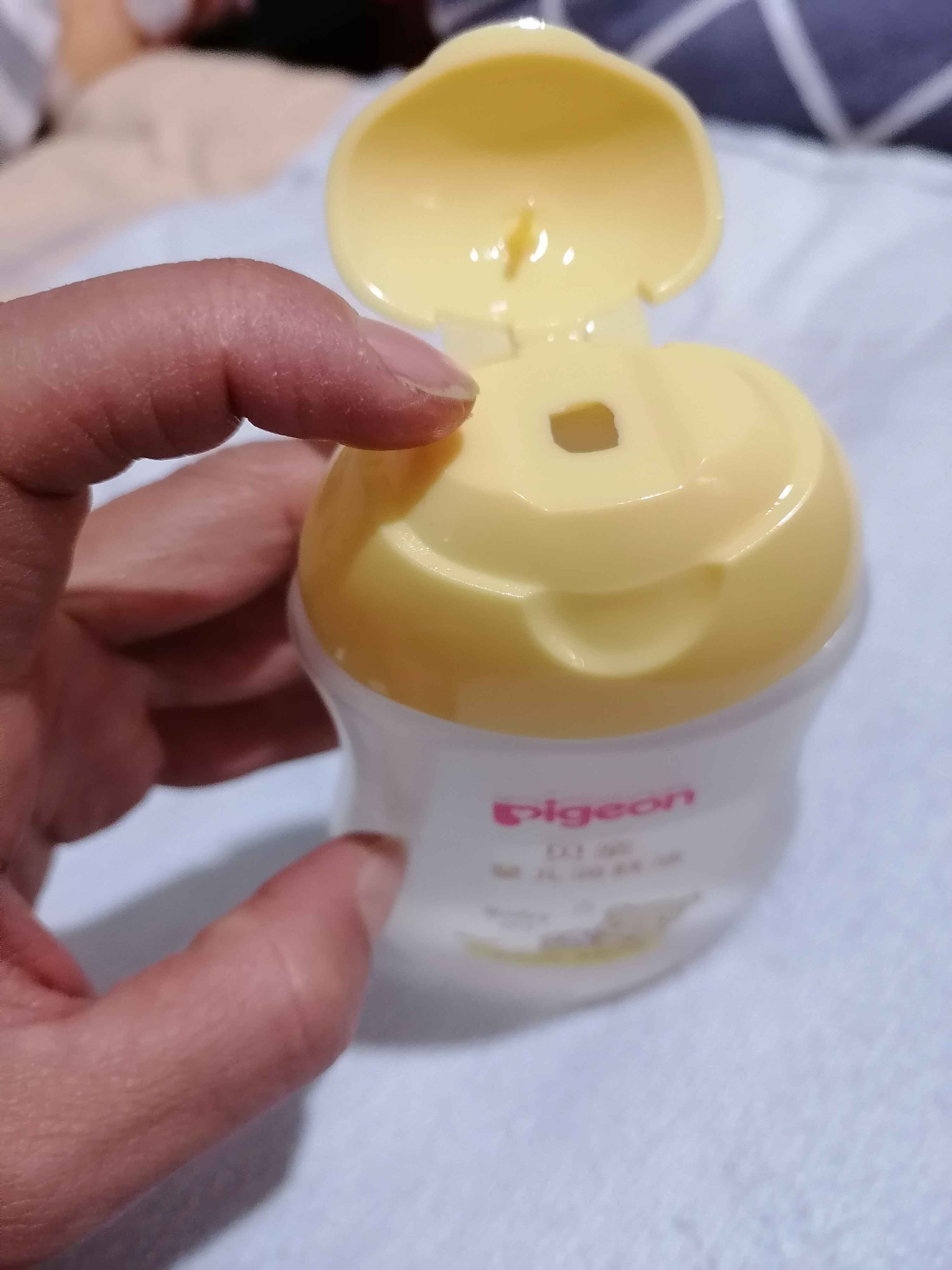 贝亲婴儿润肤油200ml，抚触按摩用一瓶