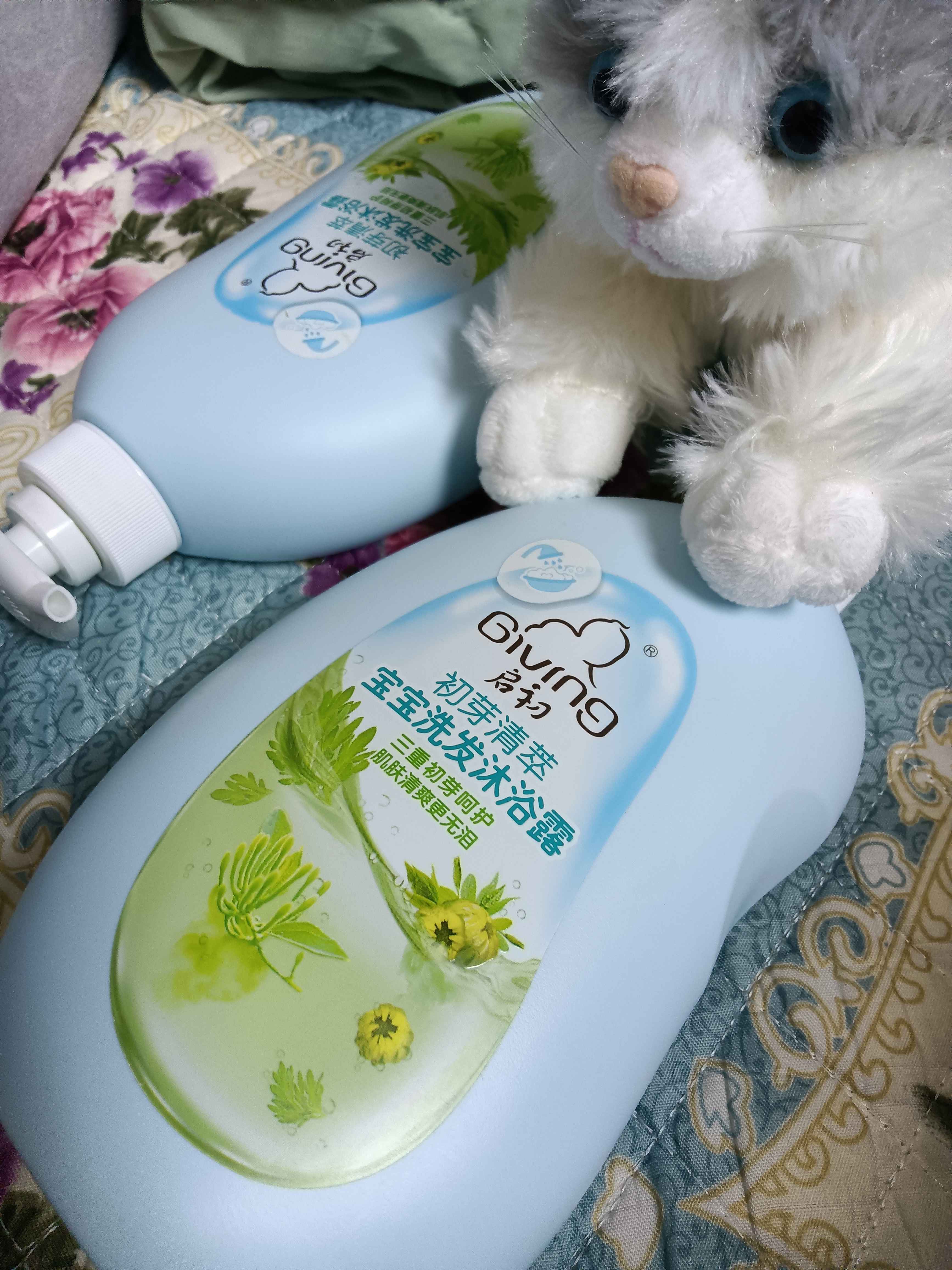 启初洗发沐浴二合一620ml，送了洗衣液