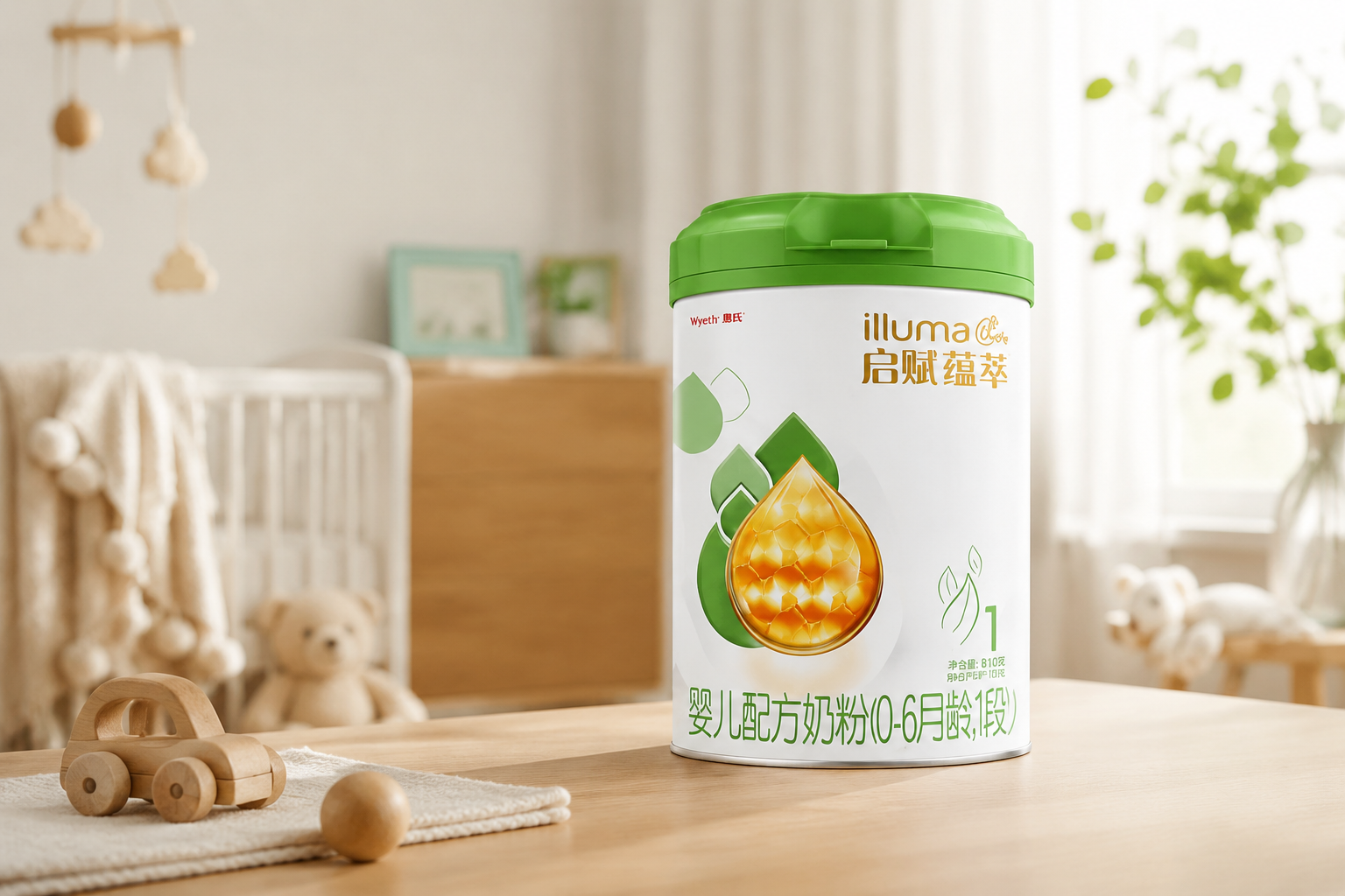 商业摄影,一罐惠氏启赋蕴萃有机奶粉放在木质桌面上,背景是温馨的婴儿房,柔和的自然光,高清晰度,质感细腻。