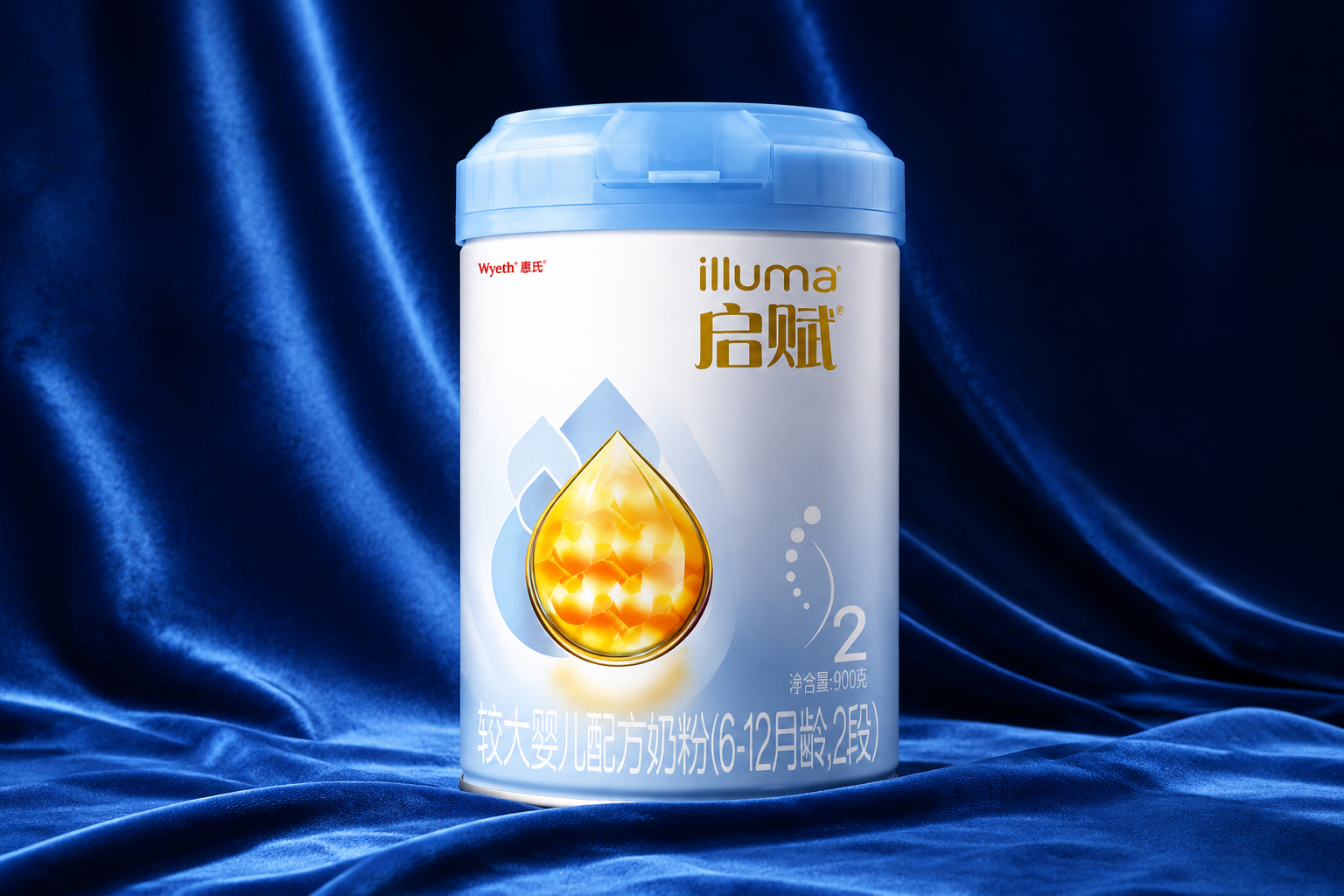 一罐惠氏启赋蓝钻奶粉的高清产品摄影图，放置在充满高级感的蓝色天鹅绒背景上，打光柔和，突出奶粉罐上的“蓝钻”和“启赋”字样，专业影棚光照，8k分辨率，超高细节