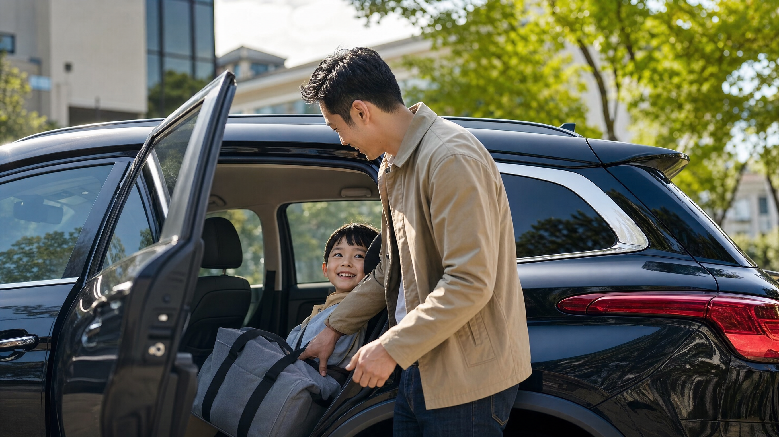 A high-quality lifestyle photo, a Chinese father opening the rear door of a modern SUV to check on his child, placing his bag on the backseat, bright sunny day, clear facial expressions, warm family atmosphere, sharp focus, shot on 35mm lens, realistic lighting.