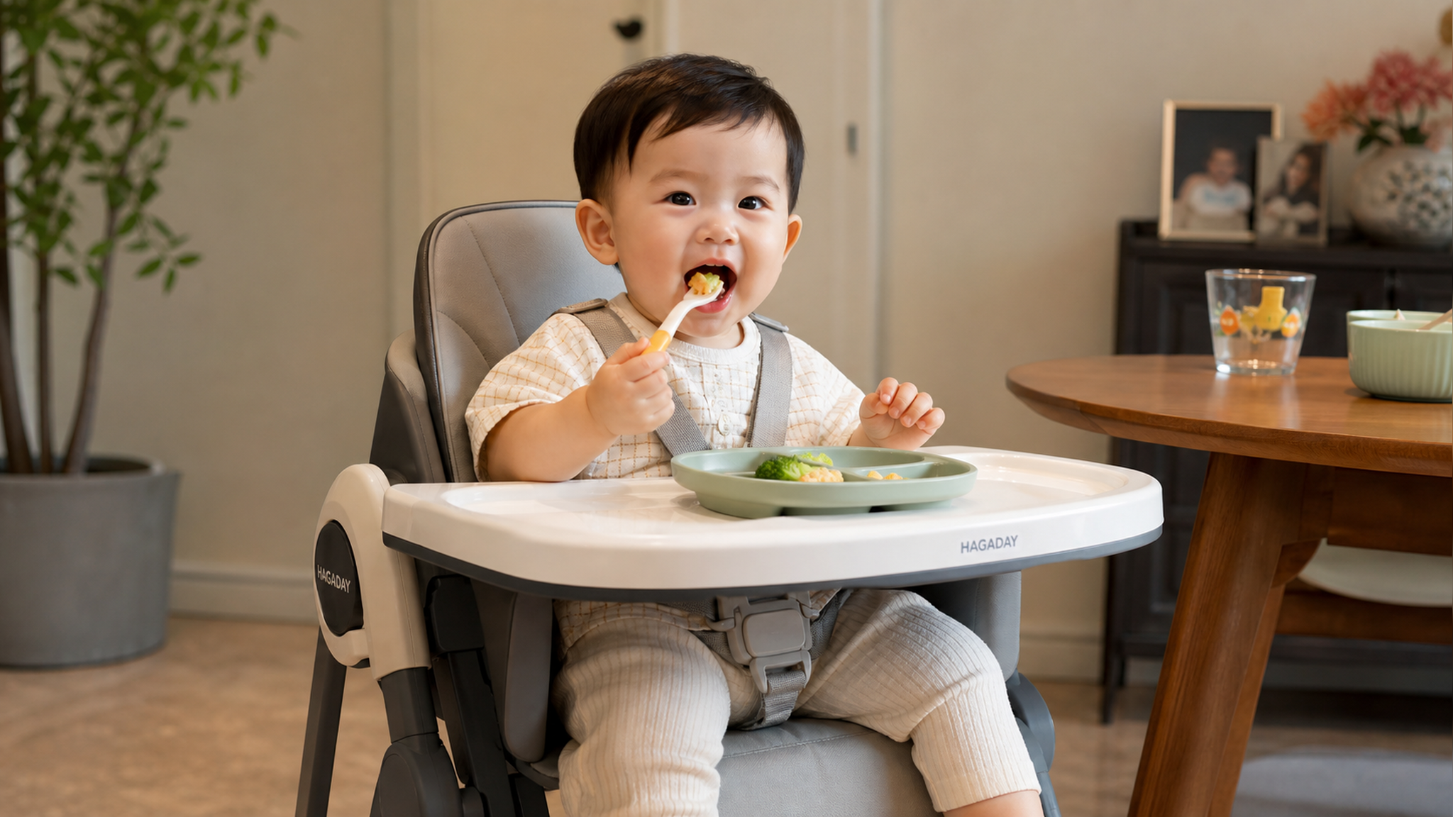 A hyper-realistic photography of a cute Chinese ba