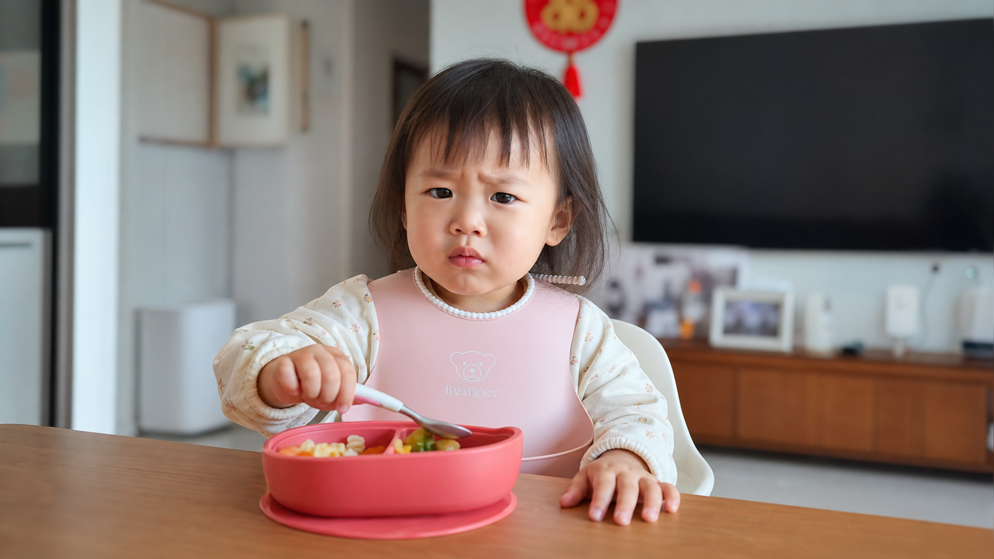 孩子总扔碗？别急着骂，他在偷偷测试你！