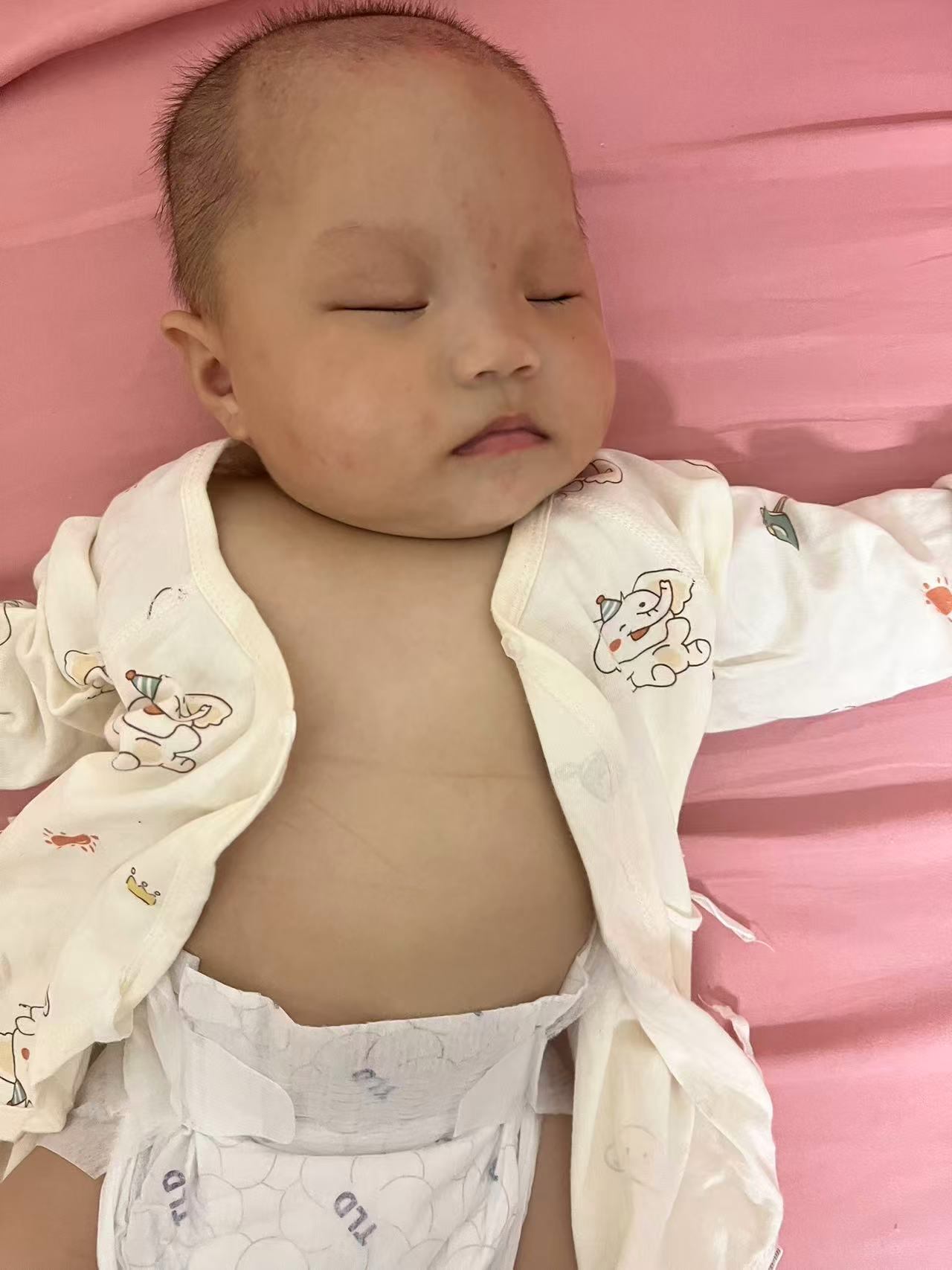 宝宝翻身成长日记